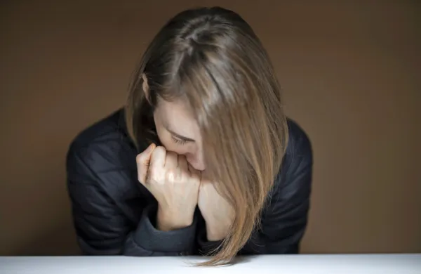 Iskanje strokovne pomoči za otroke in mladostnike z duševnimi 
težavami zaznamujejo dolge čakalne dobe, saj je področje močno 
kadrovsko podhranjeno. (Foto vir: pixabay.com)