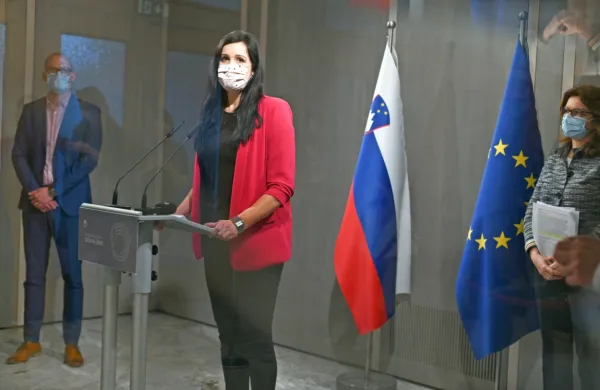 Vodja poslanske skupine nepovezanih poslancev Janja Sluga je 
spomnila na pozive SDS oziroma koalicije k sodelovanju.