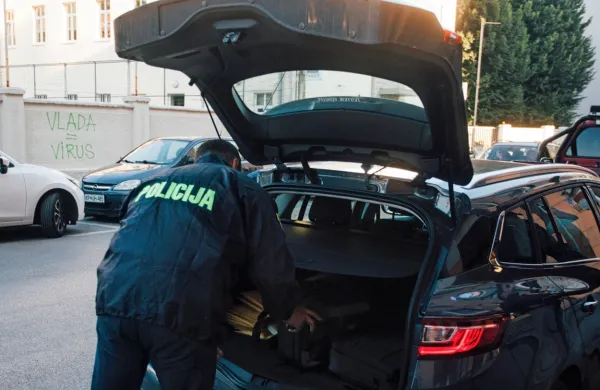 Sindikat meni, da je treba delo  policistov ocenjevati skozi 
standarde zakonitosti, vladavine prava in javnega interesa, predvsem pa z uporabo zakonitih metod.