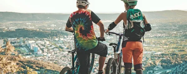 “Na roke” narejena  proga s Svete gore s številnimi objekti na poti 
privablja ljubitelje gorskega kolesarjenja od blizu in daleč.