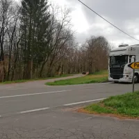 V sklopu rekonstrukcije dela ceste za Podstenje bodo uredili tudi 
slabo pregledno križišče z glavno cesto Ilirska Bistrica-Ribnica.