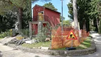 Ena od štirih Mihevčevih   počitniških hišk, ki jih bodo do sredine 
junija celovito obnovili,  je  vila Sivka.