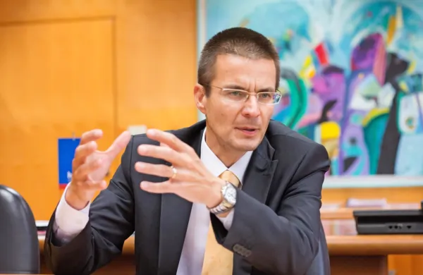 Z mesta izvršnega direktorja Družbe za upravljanje terjatev bank 
(DUTB) je bil v sredo odpoklican Dimitrij Piciga.