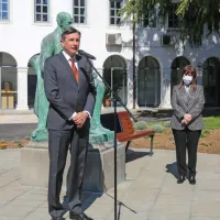 Pahor in gr&scaron;ka predsednica v Kopru odkrila klop prijateljstva