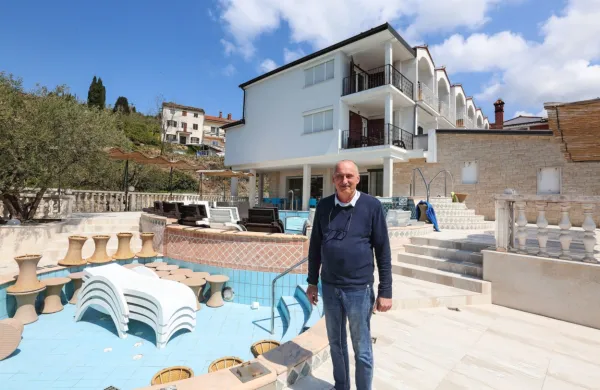 Mate Matjaž iz portoroškega hotela Tomi je  zadovoljen, saj so   rezervacije  že začele prihajati.  