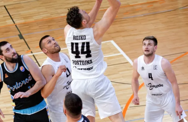 Razigrani Gašper Jordan Rojko (št. 44)  ni bil dovolj za zmago 
Postojnčanov v gosteh pri Iliriji.
