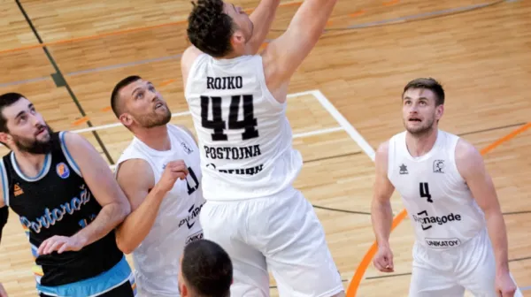 Razigrani Gašper Jordan Rojko (št. 44)  ni bil dovolj za zmago 
Postojnčanov v gosteh pri Iliriji.