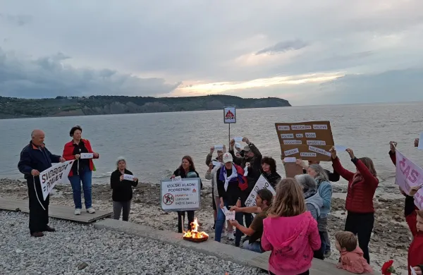 Petkovi protestniki na kolesih znova izrazili nasprotovanje vladi, protestirali tudi v Izoli