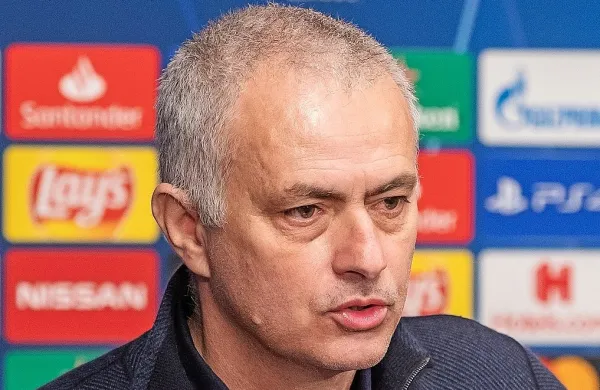 Portugalski nogometni strokovnjak Jose Mourinho bo po tem, ko 
je izgubil službo pri angleškem prvoligašu Tottenhamu, kariero 
nadaljeval v Italiji pri Romi. (Foto: Steffen Prößdorf)