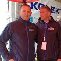 Ivica Maksimović (levo), covid manager prireditve, sicer pa 
pomočnik komandirja tolminske policijske postaje, in Aljoša 
Gregorič, predsednik organizacijskega odbora, sta v rokah držala 
večino niti prireditve.