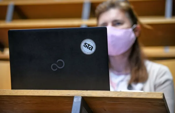 “Slovenska vlada mora zagotoviti ustrezno financiranje agencije 
in pričakujemo hitre rešitve,” je dejal govorec Evropske komisije 
za področje pravosodja Christian Wigand.