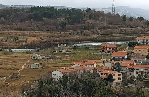  V Krnici se bodo še pred poletjem lotili druge faze sanacije 
zemeljskega plazu.

 