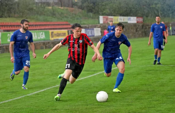 Jure Bužinel (v rdeče črnem dresu) je v Krškem dosegel zmagoviti zadetek za Brice.