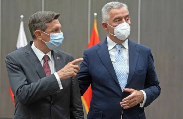 Predsednik republike Borut Pahor je  po srečanju s predsednikom 
Črne gore Milom Đukanovićem poudaril, da moramo širitvenemu 
procesu Evropske unije na Zahodni Balkan dati novo dinamiko.