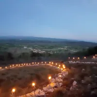 Letos je napis prvič zasijal nad vasjo Lipa. 