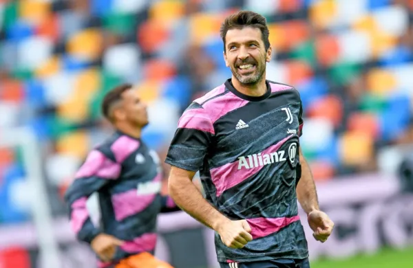 Dolgoletni italijanski vratar Gianluigi Buffon bo po koncu sezone 
zapustil Juventus.
