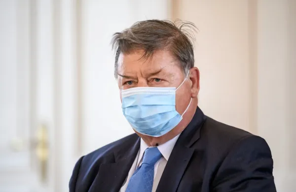 Mandatno-volilna komisija državnemu zboru predlaga, naj kot 
kandidata za sodnika na Sodišču EU v Luksemburgu izvoli Marka 
Ilešiča, ki je na tem položaju že od leta 2004.