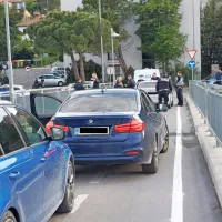 Filmski konec policijske akcije na pasareli