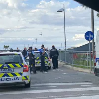 Filmski konec policijske akcije na pasareli