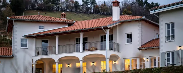 Novi Brici v novem hotelu
