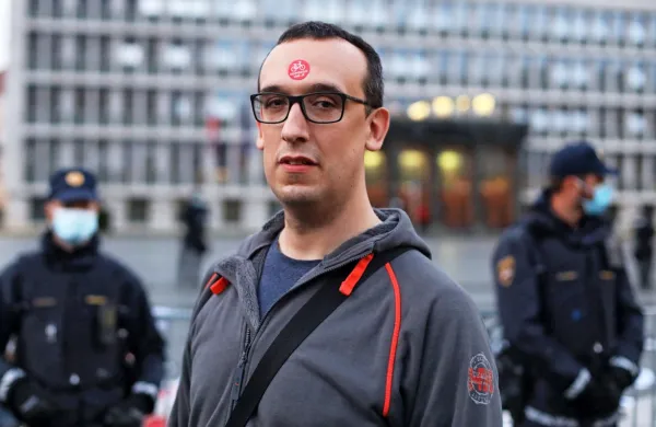 Gale je sicer z doseženim dogovorom zadovoljen, a po njegovih 
besedah zgodba še ni zaključena. Njegov cilj je namreč, da se 
denar, ki mu ga bo izplačal zavod, izterja od odgovornih.