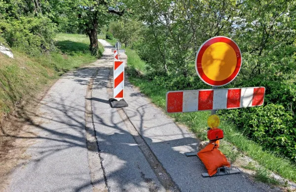 Manj&scaron;i plaz zaprl cesto