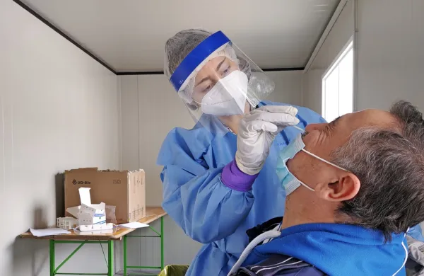 Državna revizijska komisija je zavrnila zahtevek Majbert Pharm za 
revizijo nakupa hitrih  testov za ugotavljanje okužbe z novim 
koronavirusom. Fotografija je simbolična.