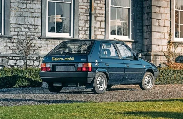 Eltra 151 je bila pravzaprav prvi električni Škodin model, ki je šel 
dlje od študijskega vozila. V dveh letih proizvodnje so sestavili 
1100 vozil.