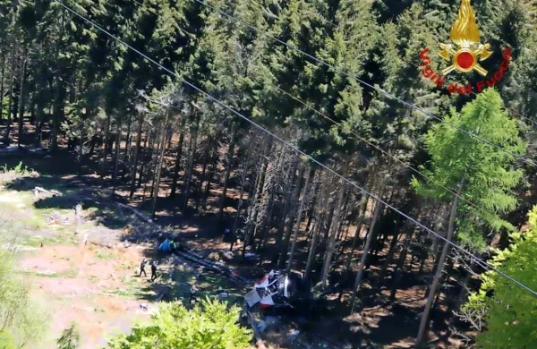 &Scaron;tevilo žrtev nesreče žičnice na severu Italije naraslo na 14