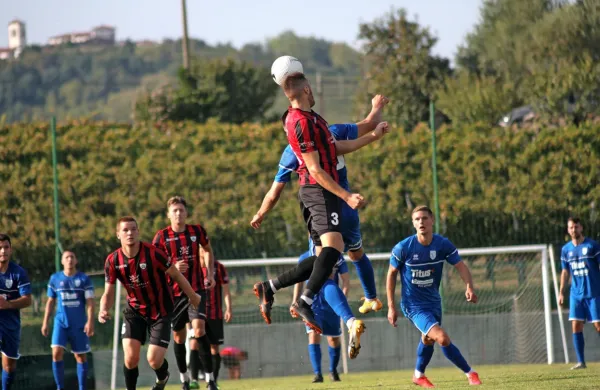Dekančani (v modrih dresih) so jeseni izgubili z Brici, v prvenstvenem zaključku pa so jih premagali.  