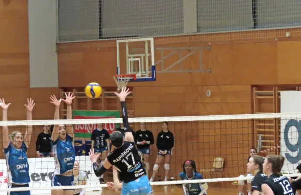 V srebrni ligi bo igrala tudi članica novogoriškega Gen-I Volleyja 
Sara Đukić (druga z leve).