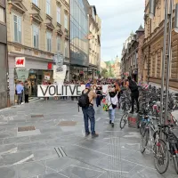 V prestolnici vseslovenska vstaja za predčasne volitve