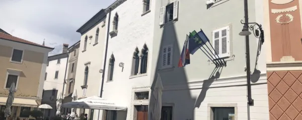 Palača Manzioli, primer zgledno izpeljane obnove