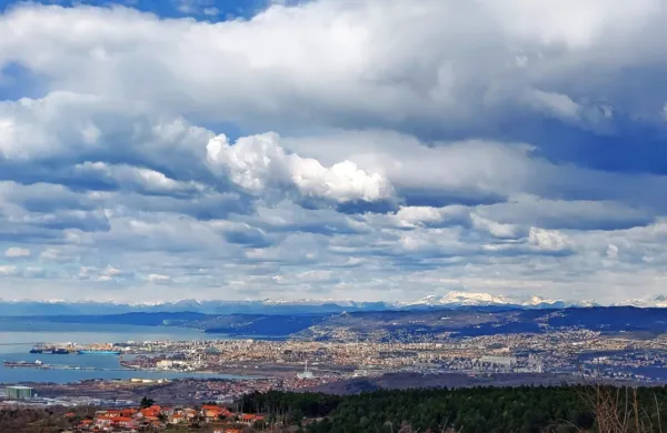 Furlanija-Julijska krajina, tako kot Sardinija in Molise, od danes 
spada med tako imenovana bela območja.