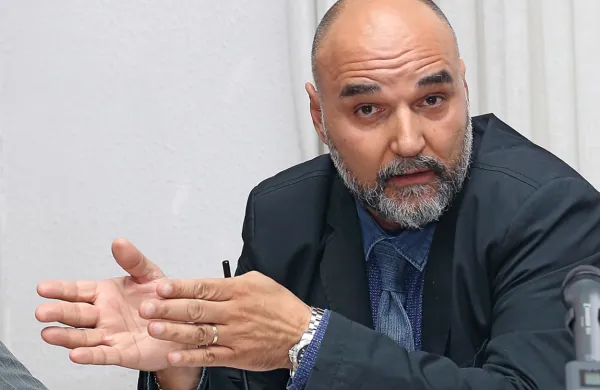 Marko Starman ni novinec v politiki. Med leti 2000 in 2008 je 
opravljal funkcijo državnega sekretarja tako na pravosodnem, kot 
tudi okoljskem ministrstvu in v vladni službi za lokalno samoupravo in regionalno politiko. 