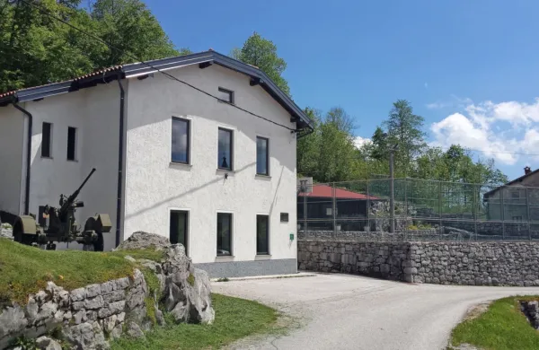 Center tehniške dediščine so uredili v obnovljeni stavbi nekdanje 
šole v Srednjem Lokovcu.   
