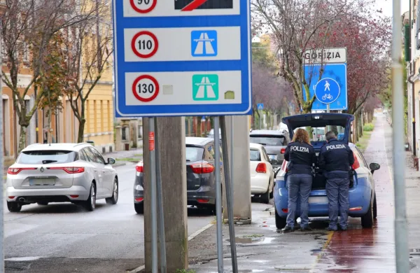 Kdor živi v obmejnem pasu, lahko prosto prehaja italijansko 
mejo. 