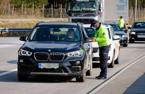 Ustavno sodi&scaron;če: V neskladju z ustavo del zakona o nalezljivih boleznih in na podlagi teh določb sprejeti vladni odloki