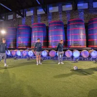Slovenska nogometna reprezentanca pred tekmo v vinski kleti