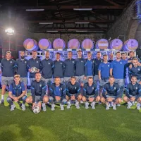 Slovenska nogometna reprezentanca pred tekmo v vinski kleti