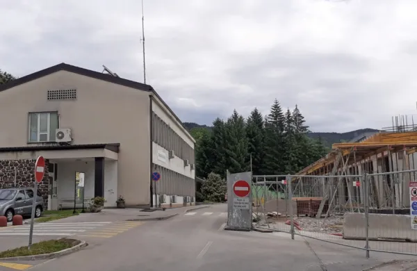 Del lanskega dobička,  147.000 evrov, bo Zdravstveni dom Ilirska Bistrica prihranil za nakup opreme v novem prizidku, ki bo 
predvidoma končan  v prvi polovici prihodnjega  leta.