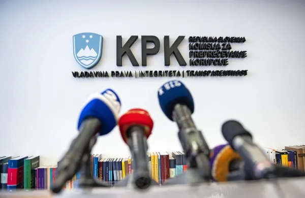 Komisija za preprečevanje korupcije (KPK) v postopku ugotavljanja nasprotja interesov pri izvedbi javnega razpisa na 
ministrstvu za delo, na katerem je finančna sredstva pridobil tudi 
Zavod Iskreni, ni ugotovila kršitve zakona o integriteti in preprečevanju korupcije. 
