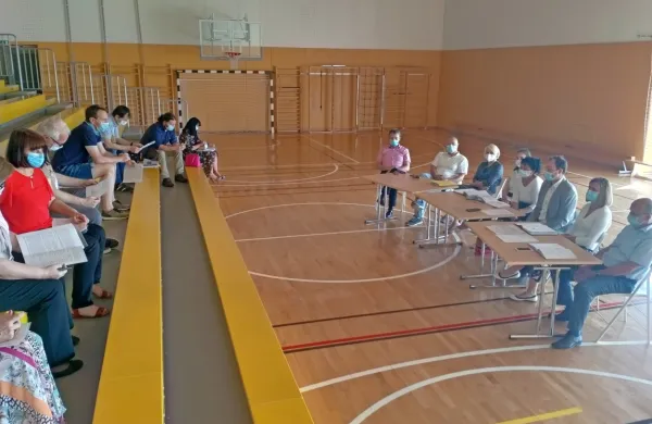 Ravnatelji so na težave opozorili mestne svetnike, ti so se strinjali, 
da jih je treba odpraviti. 