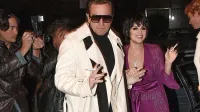Halton (Ewan McGregor) je imel zelo globoko prijateljsko vez z 
igralko Lizo Minelli (Krysta Rodriguez).