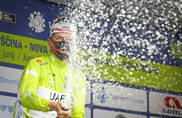 Tadej Pogačar je skupni zmagovalec dirke po Sloveniji.