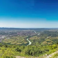 Ob lepem vremenu se z vrha in grebena odpira pogled v vse smeri neba.