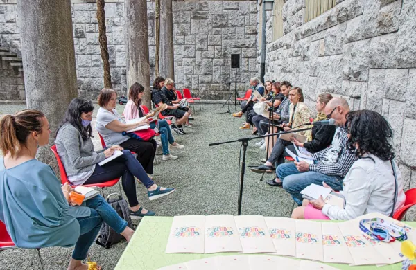 Z današnje novinarske konference