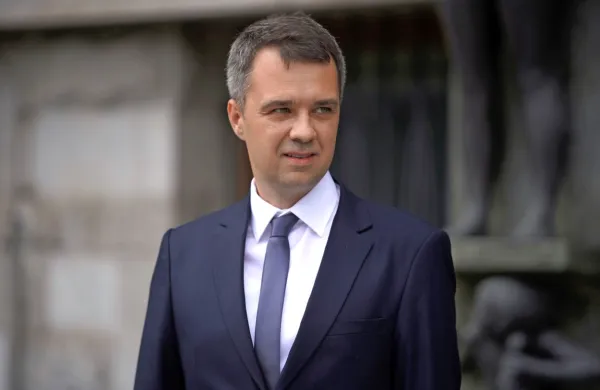 V delu opozicije so v predstavitvi poslanskih stališč ponovili svoje 
dvome o izkušenosti kandidata Marjana Dikaučiča oz. njegovi 
neprimernosti za funkcijo pravosodnega ministra. 