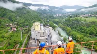 Levica bi z zakonom izenačila dovoljene izpuste iz sežigalnic in 
sosežigalnic, Vizjak odgovarja, da se bo o takšni možnosti izrekla  
strokovna komisija. 