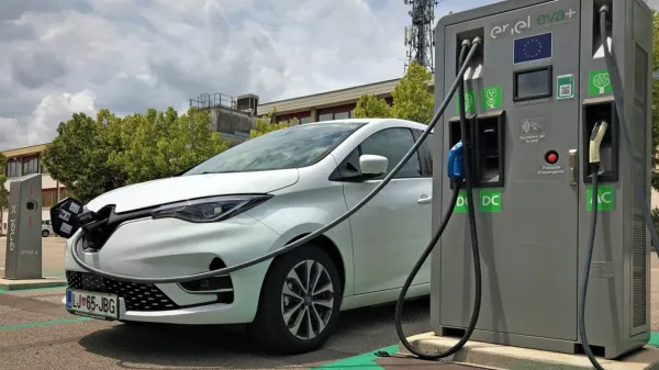 Kakorkoli se bodo že predstavniki Slovenije v Bruslju izborili  za 
nove obveze, teh do leta 2030 ne bo možno doseči brez množične 
električne mobilnosti.